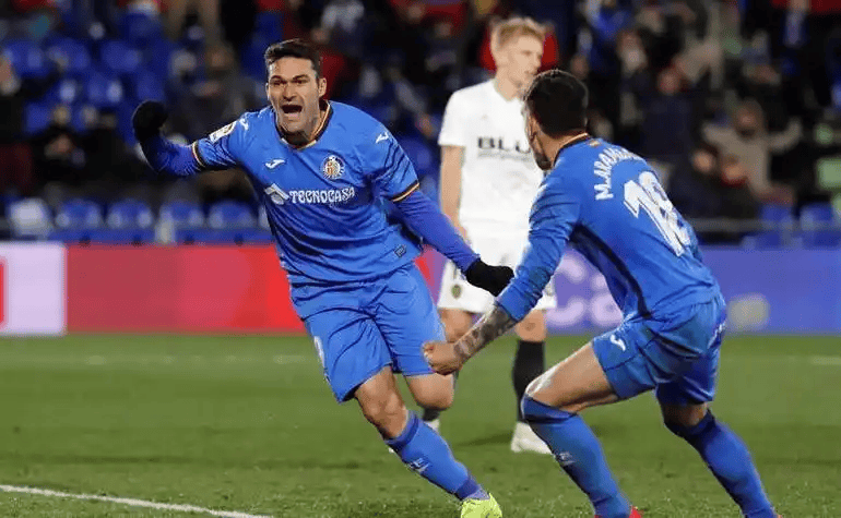 西甲保级生死战！巴伦西亚主场背水一战，埃尔切客场8战不胜心魔难除？