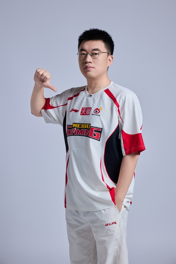 WBG分享26夹人定妆照：论微博哥拍照POSE的一百种手势